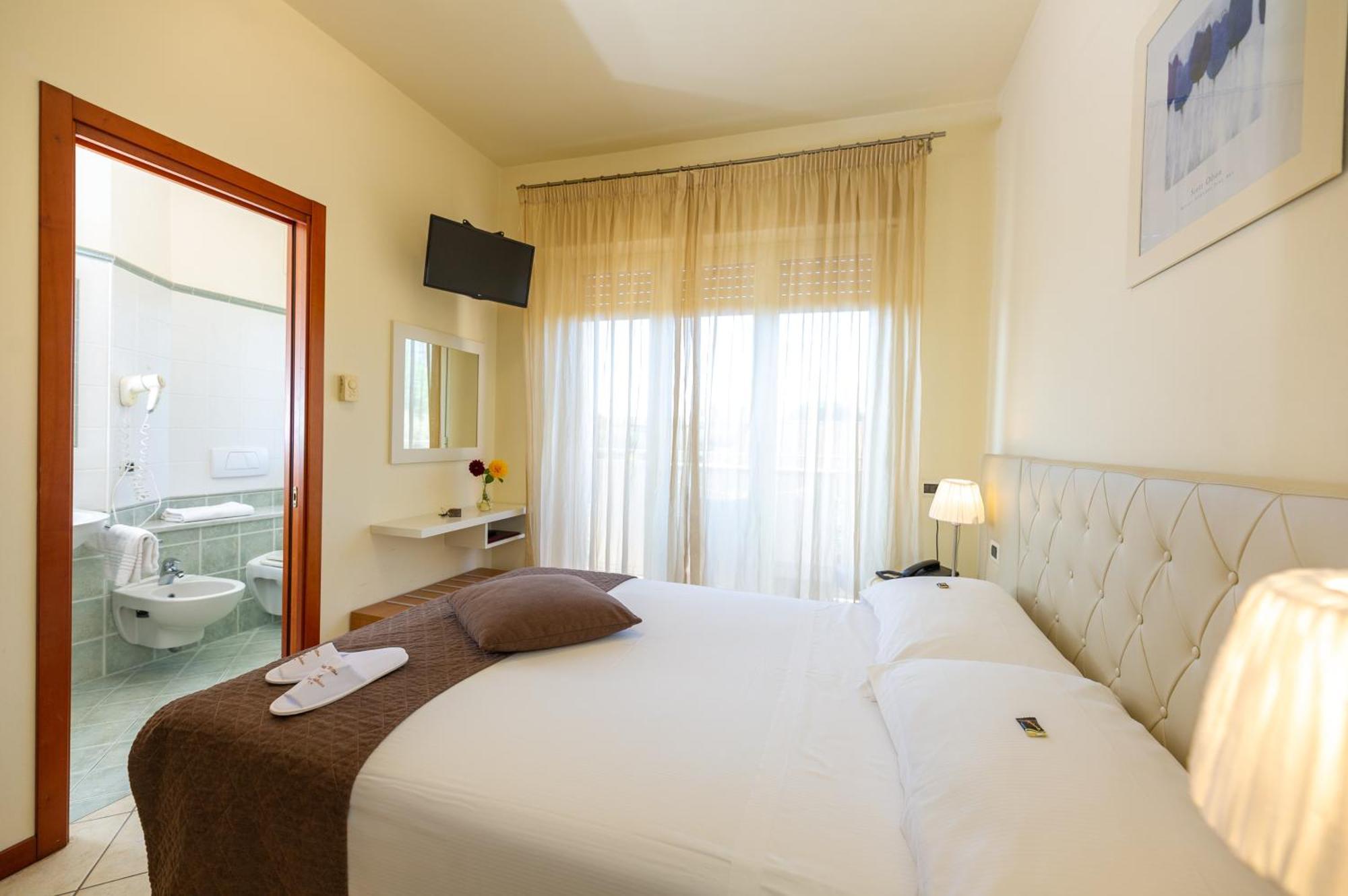 Hotel Nuova Sabrina Marina di Pietrasanta Εξωτερικό φωτογραφία