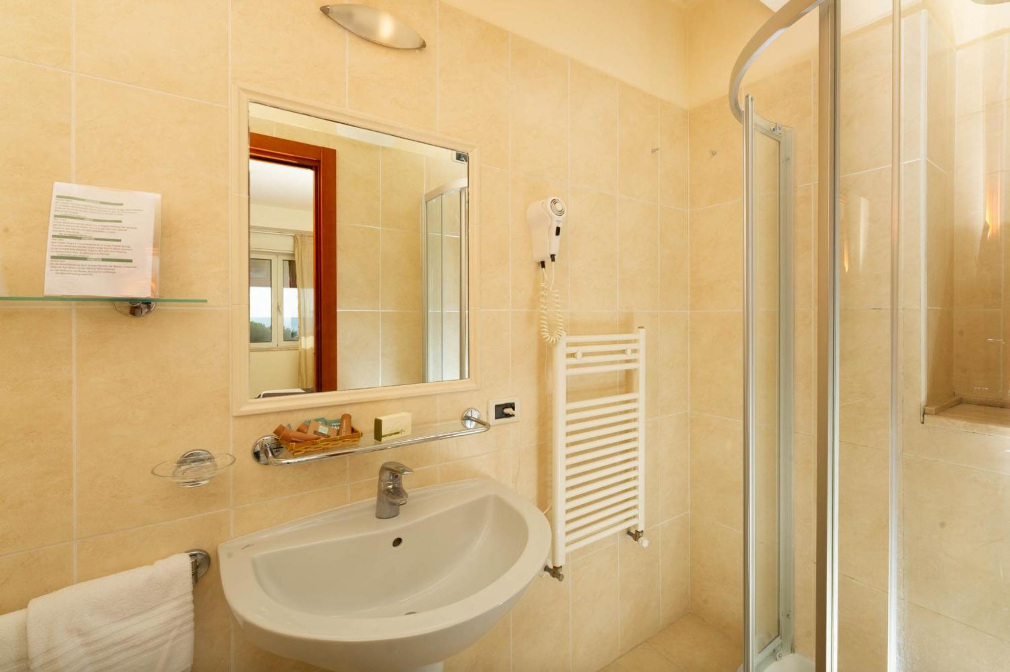 Hotel Nuova Sabrina Marina di Pietrasanta Εξωτερικό φωτογραφία