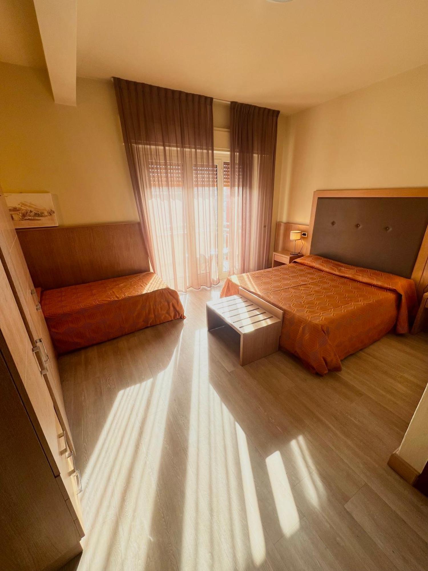 Hotel Nuova Sabrina Marina di Pietrasanta Εξωτερικό φωτογραφία