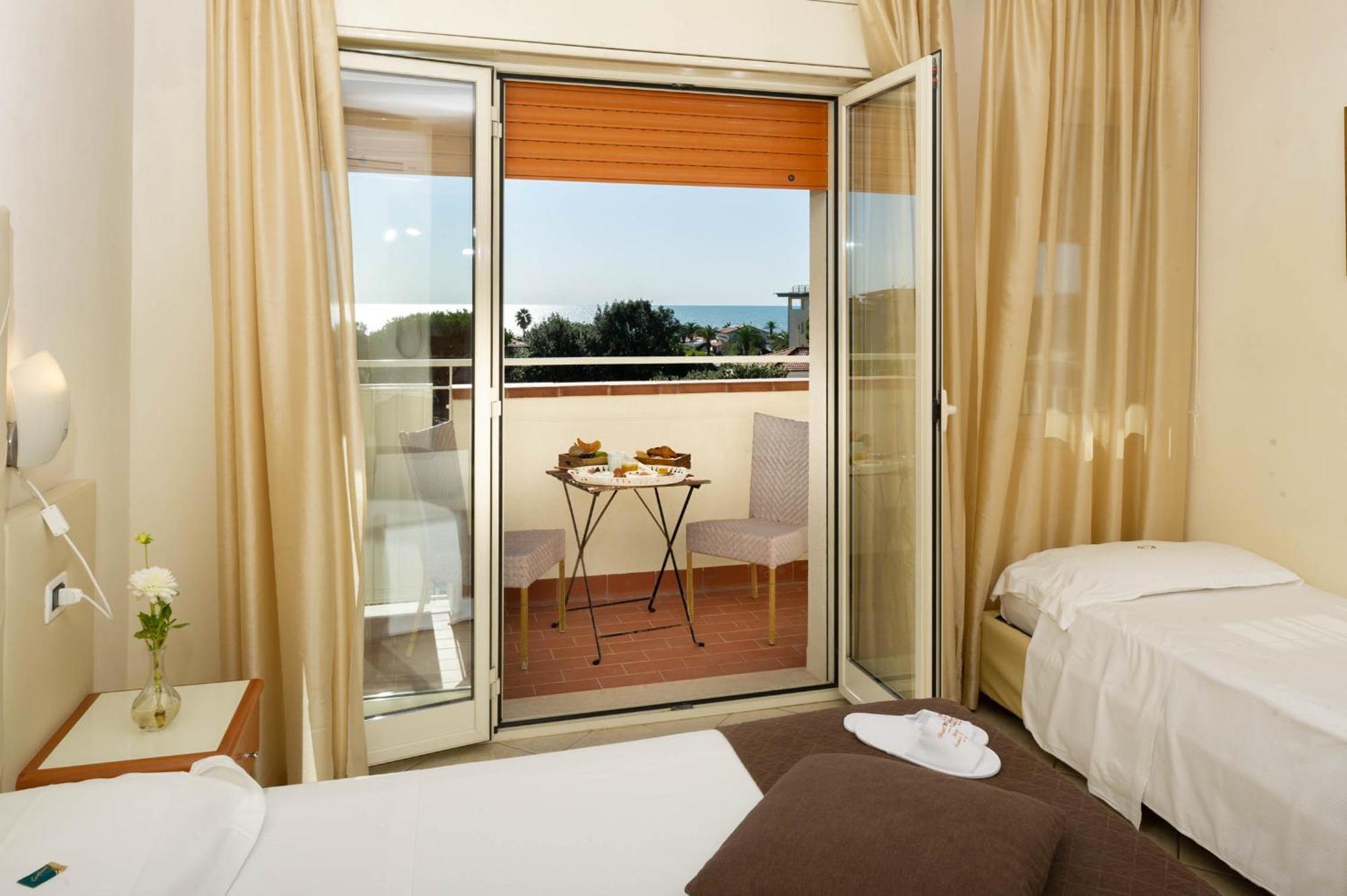 Hotel Nuova Sabrina Marina di Pietrasanta Εξωτερικό φωτογραφία