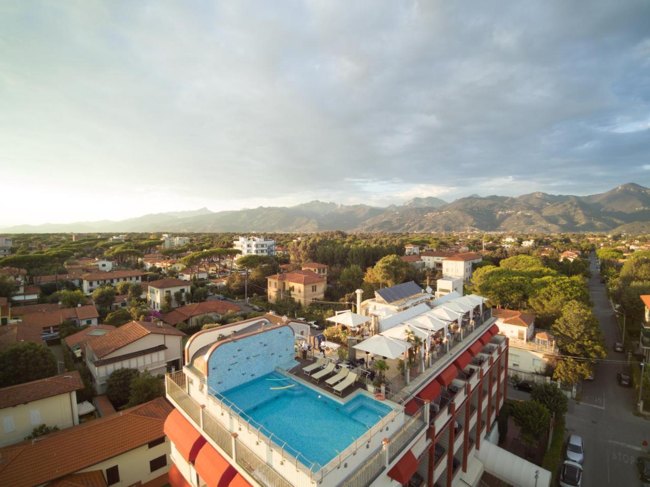 Hotel Nuova Sabrina Marina di Pietrasanta Εξωτερικό φωτογραφία